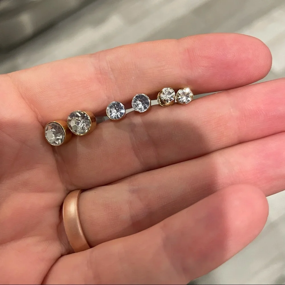 1 Pair Gold Silver CZ Round Diamond cut Studs Earrings
